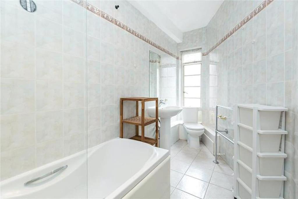 King-Sized Studio, 6Th Floor + Lift, Regent'S Park ลอนดอน ภายนอก รูปภาพ